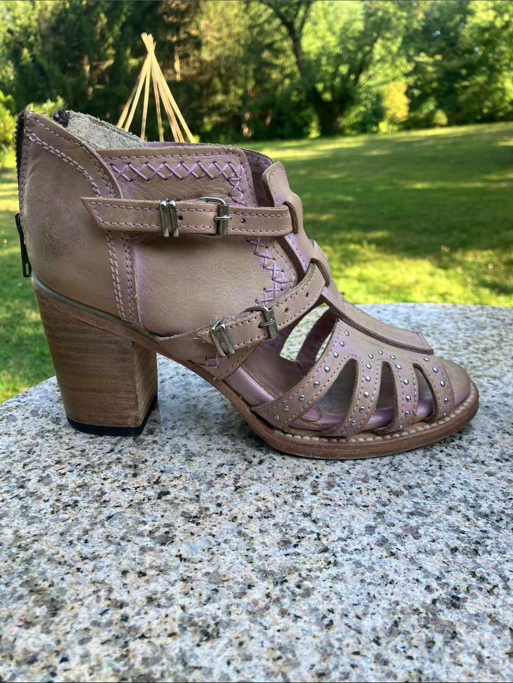 FreeBird Connor Pink / Blush Studded Open-Toe Sandals 7 - Picture 4 of 14